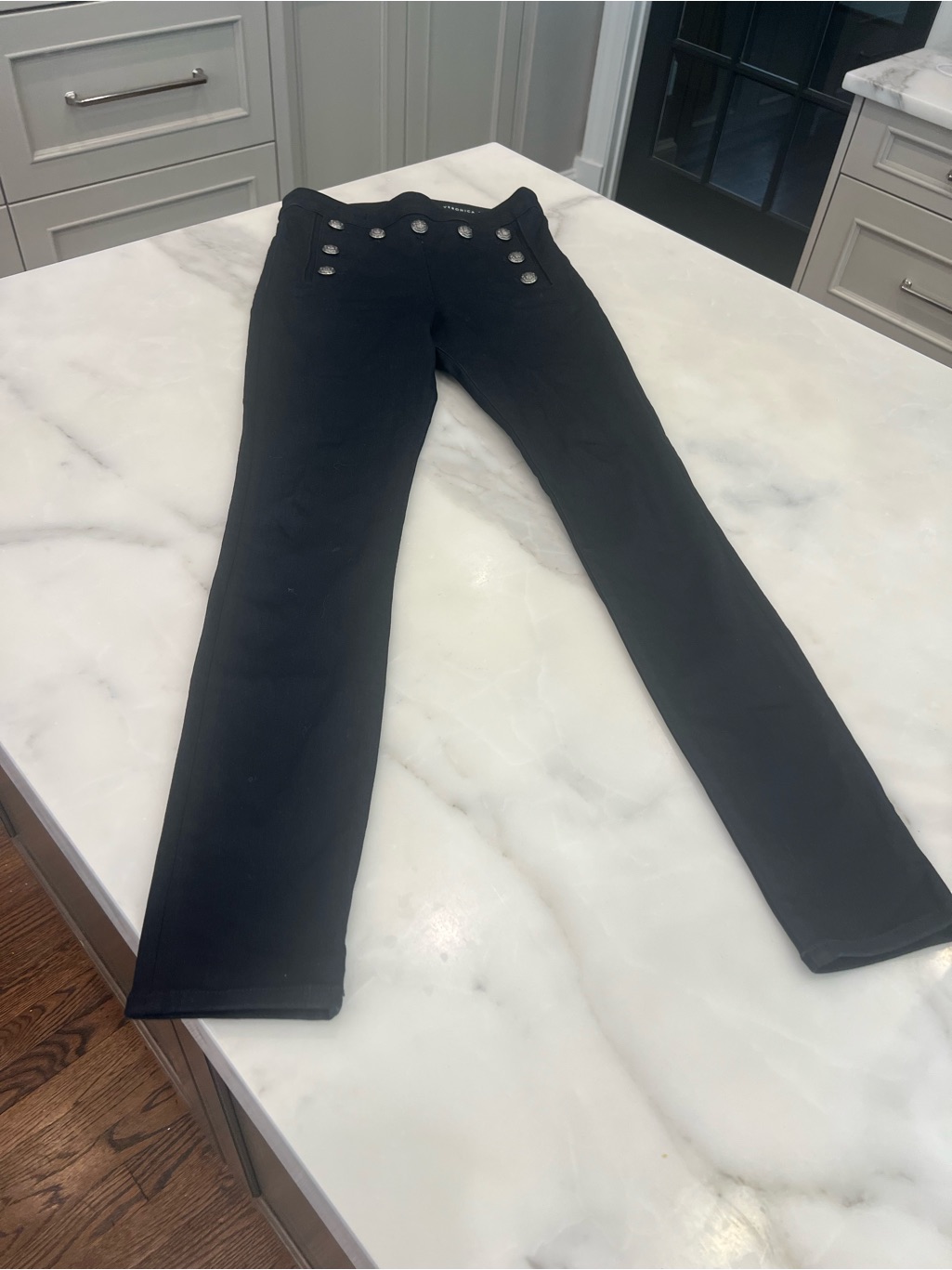Veronica Beard Dark Wash Denim High -Rise Button Front Pants